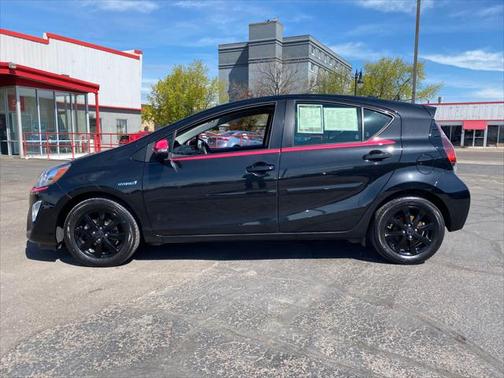 2016 Toyota Prius c Persona Series