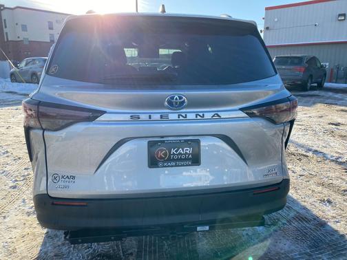2023 Toyota Sienna XLE
