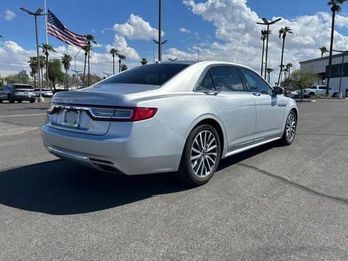 2017 Lincoln Continental Select