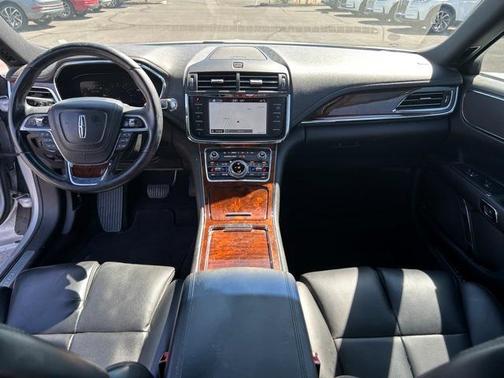 2017 Lincoln Continental Select