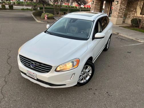 2016 Volvo XC60 T5 Drive-E Premier