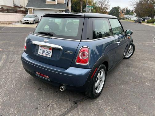 2011 MINI Cooper Base
