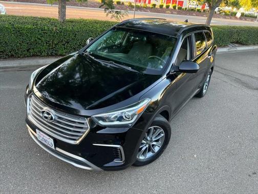 2017 Hyundai SANTA FE SE