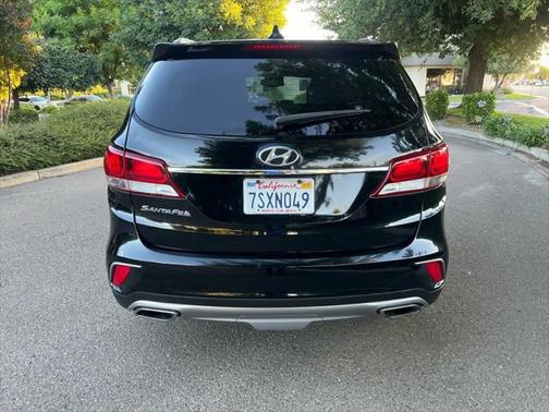 2017 Hyundai SANTA FE SE