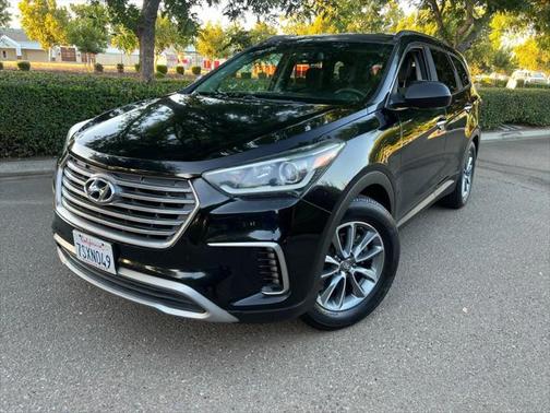 2017 Hyundai SANTA FE SE
