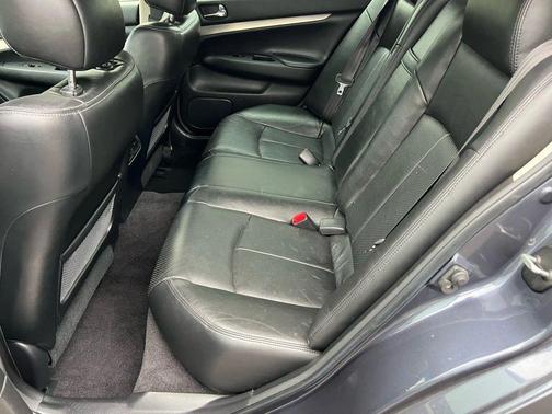 2010 INFINITI G37 Journey