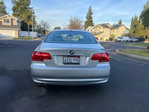 2011 BMW 328 328i Coupe 2D