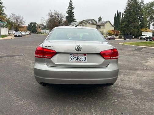 2014 Volkswagen Passat 1.8T Auto S