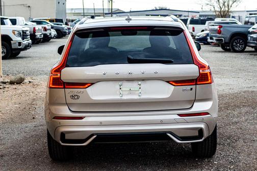 2025 Volvo XC60 B5 Plus