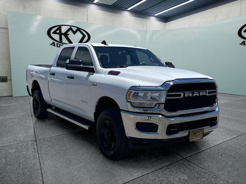Bright White Clearcoat 2022 RAM 2500 Tradesman Crew Cab 4x4 6'4' Box