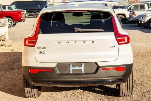 2025 Volvo XC40 B5 Plus Dark Theme