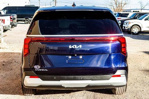 2025 Kia Carnival LXS