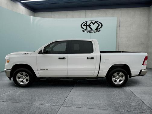 Bright White Clearcoat 2024 RAM 1500 Big Horn/Lone Star