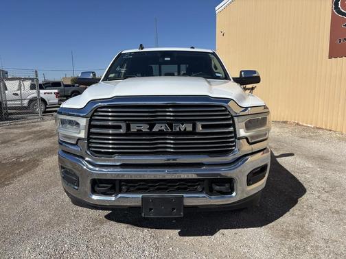 2020 RAM 2500 Laramie Crew Cab 4X4 6'4' Box
