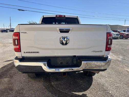 2020 RAM 2500 Laramie Crew Cab 4X4 6'4' Box