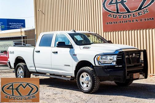 2022 RAM 2500 Tradesman Crew Cab 4x4 6'4' Box