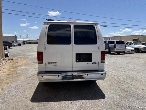 2010 Ford E350 Super Duty XL