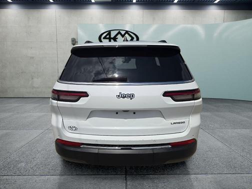 Bright White Clearcoat 2023 Jeep Grand Cherokee L Laredo