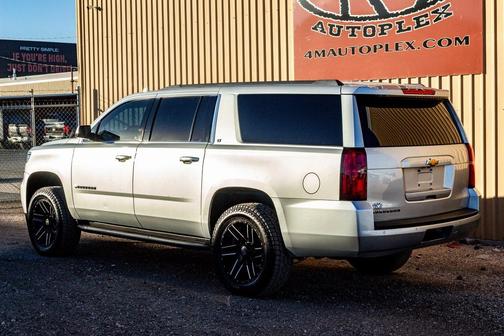 2017 Chevrolet Suburban LT