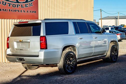 2017 Chevrolet Suburban LT