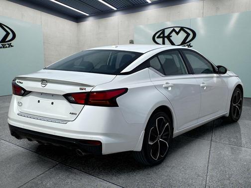 Pearl White Tricoat 2023 Nissan Altima SR Intelligent AWD