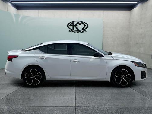 Pearl White Tricoat 2023 Nissan Altima SR Intelligent AWD
