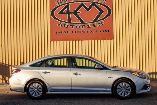 2016 Hyundai SONATA Hybrid SE