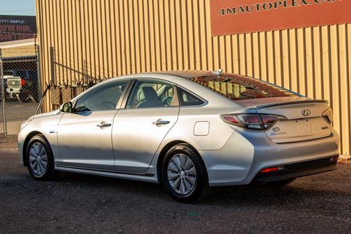 2016 Hyundai SONATA Hybrid SE