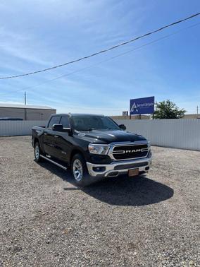 Diamond Black Crystal Pearlcoat 2020 RAM 1500 Big Horn/Lone Star