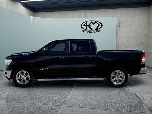 Diamond Black Crystal Pearlcoat 2020 RAM 1500 Big Horn/Lone Star