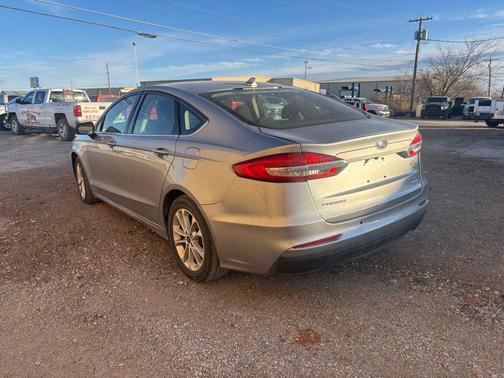 2020 Ford Fusion SE