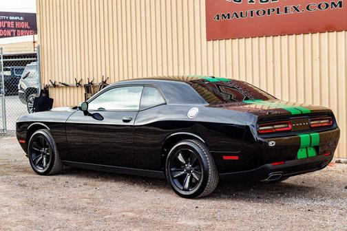 2017 Dodge Challenger SXT
