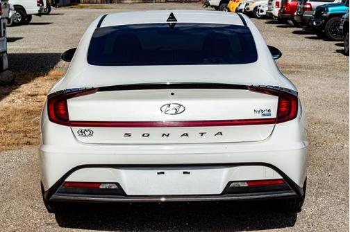 2022 Hyundai SONATA Hybrid Base