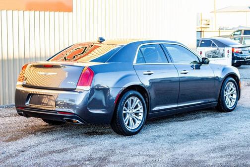 2017 Chrysler 300C Base