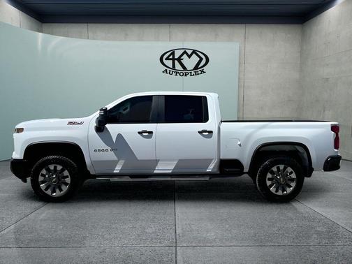 Summit White 2025 Chevrolet Silverado 2500 Custom