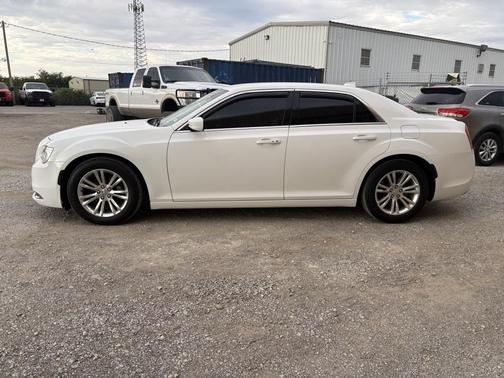 2018 Chrysler 300 Touring