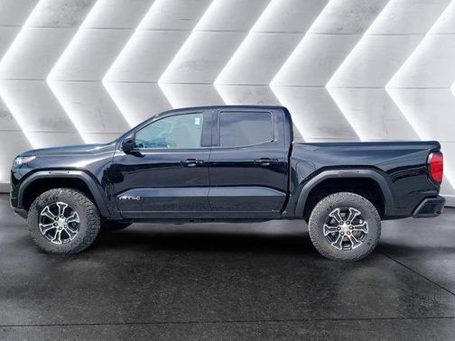 2023 GMC Canyon AT4