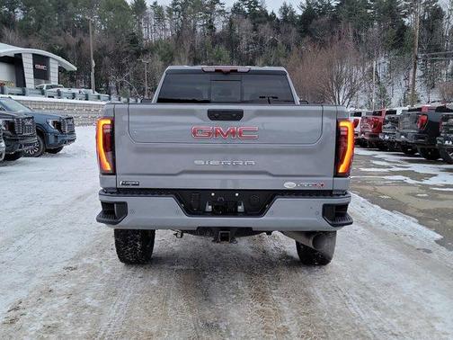 2025 GMC Sierra 3500 AT4