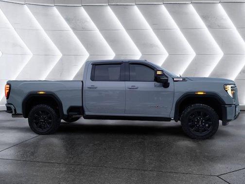 2025 GMC Sierra 3500 AT4