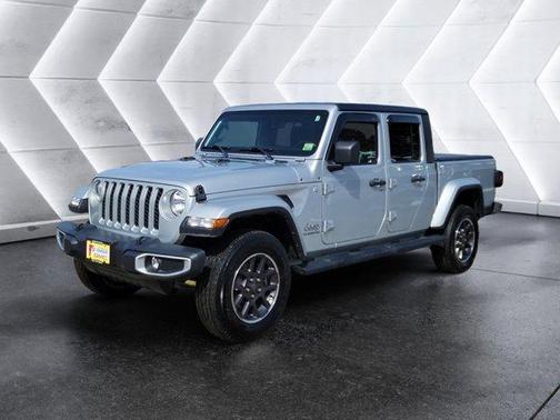 Silver Zynith Clearcoat 2022 Jeep Gladiator Overland