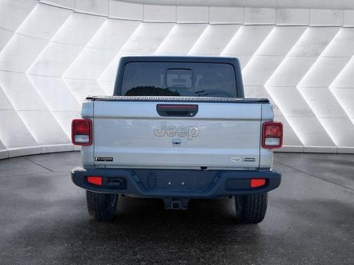 Silver Zynith Clearcoat 2022 Jeep Gladiator Overland