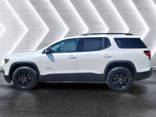 White Frost Tri-Coat 2023 GMC Acadia AT4