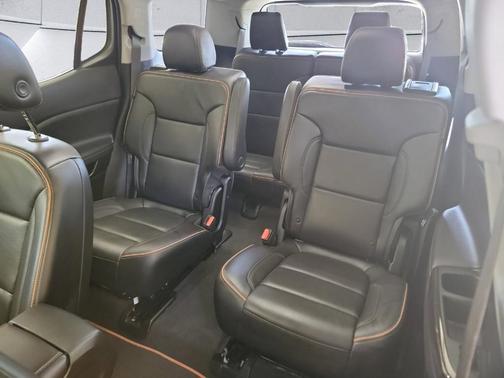 White Frost Tri-Coat 2023 GMC Acadia AT4