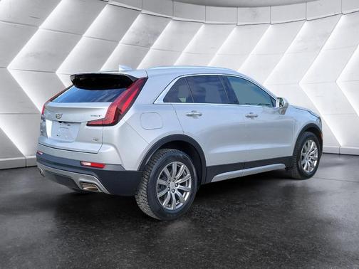 Radiant Silver Metallic 2020 Cadillac XT4 Premium Luxury