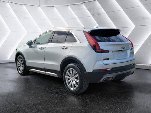 Radiant Silver Metallic 2020 Cadillac XT4 Premium Luxury