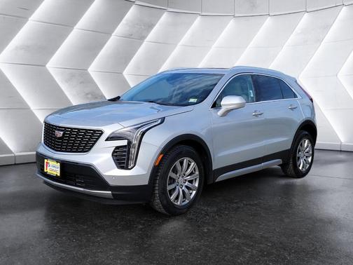 Radiant Silver Metallic 2020 Cadillac XT4 Premium Luxury