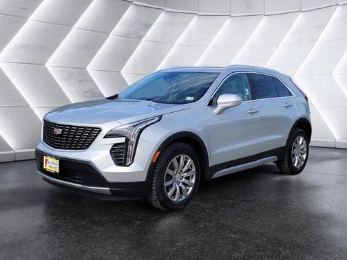 Radiant Silver Metallic 2020 Cadillac XT4 Premium Luxury