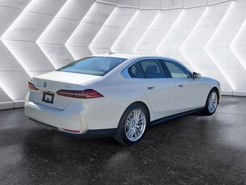 2025 BMW 530 i xDrive