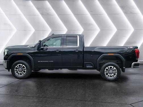 Onyx Black 2024 GMC Sierra 2500 SLE