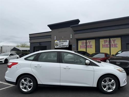 Oxford White 2013 Ford Focus SE